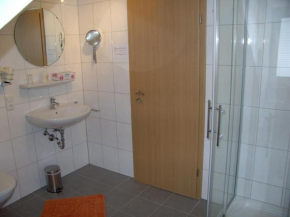  Gästehaus Kloep GmbH  Хиллесхайм